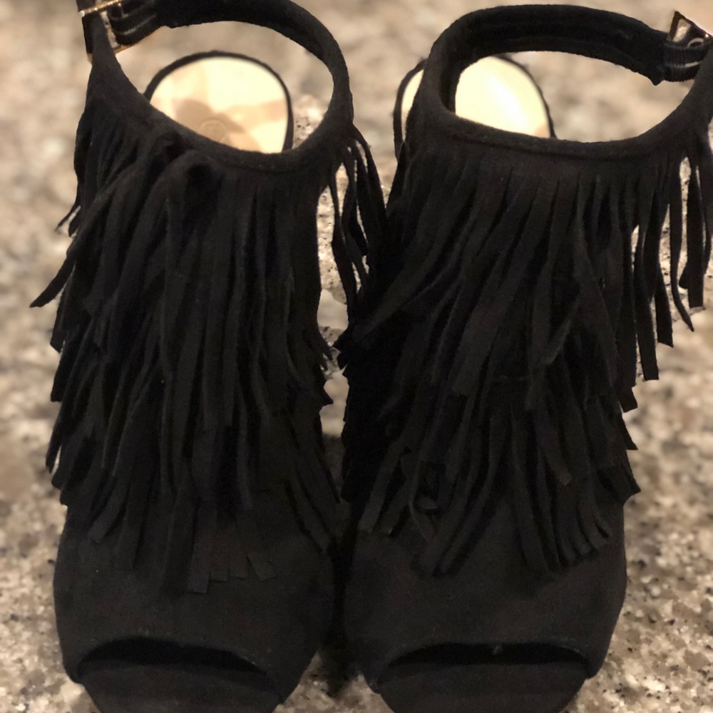Wild Diva Black Fringe Peep Toe Heel Size 7.5